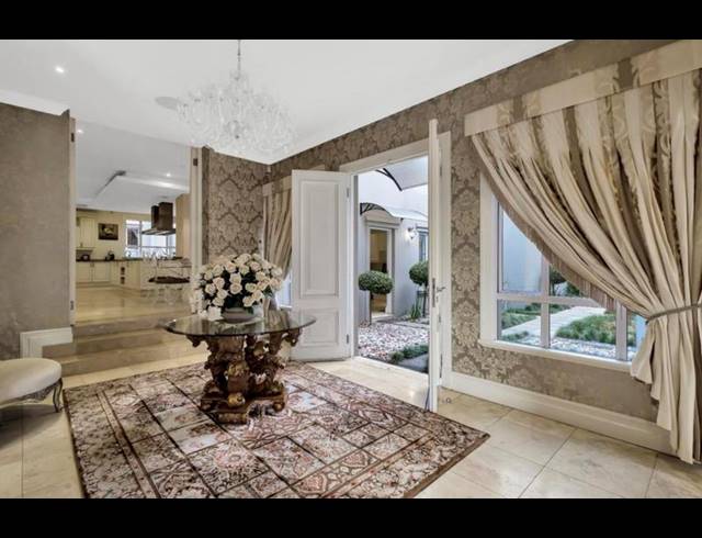 7 BEDROOM HOUSE FOR SALE IN HYDE PARK